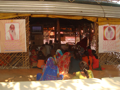 Ashram where Swami Adgadanand ji maharaj give speech